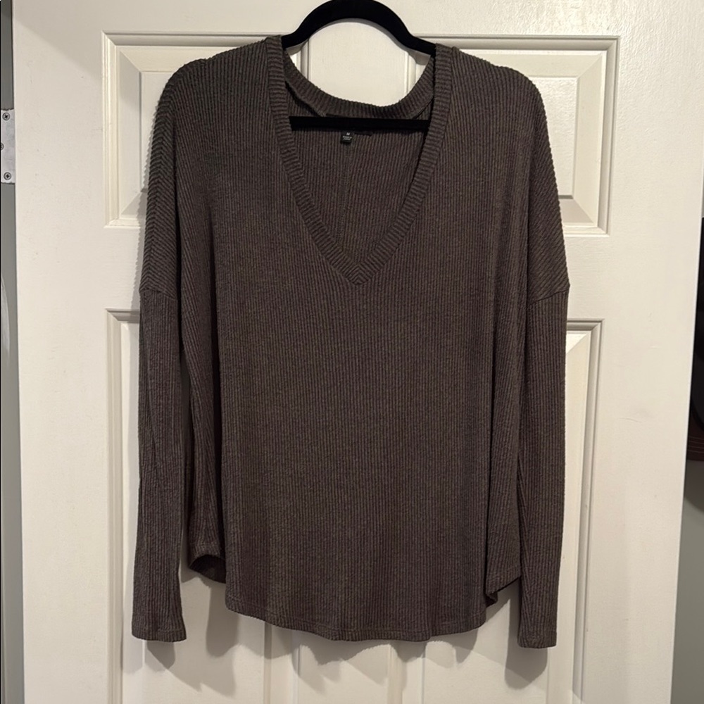 Lulus Women's Green V-Neck Top size M